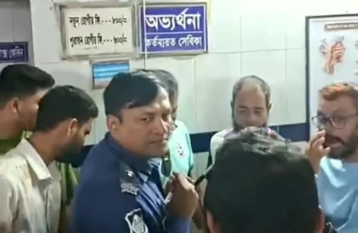 নোয়াখালীতে টনসিল ও পলিপাসের ভুল অপারেশনে রোগীর মৃত্যু, পালিয়েছে চিকিৎসক